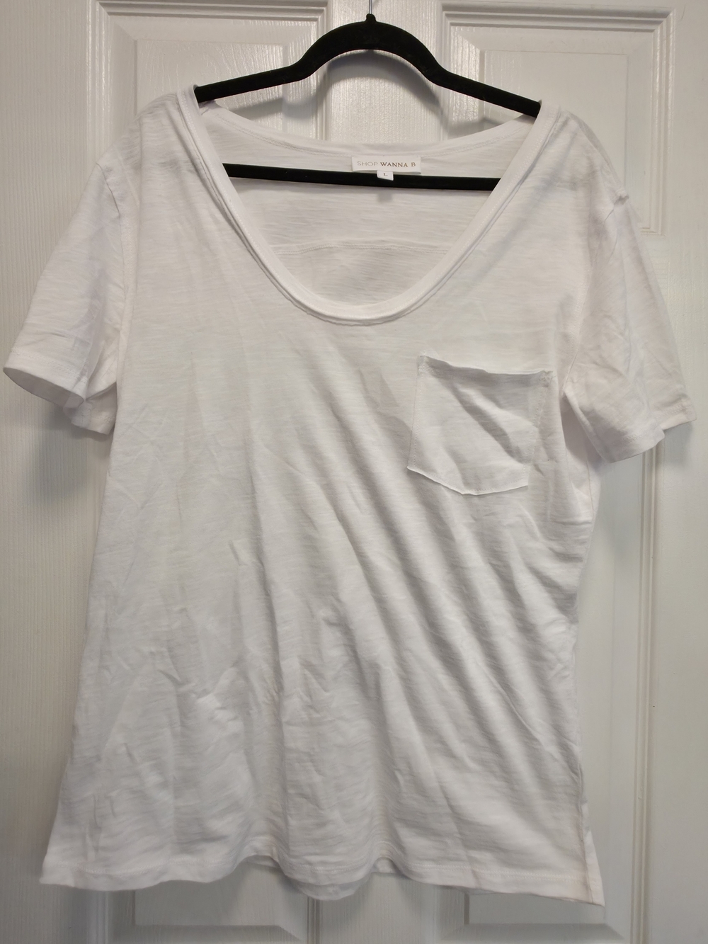 Womens White Scoop Neck Short Sleeve Pocket Tee
